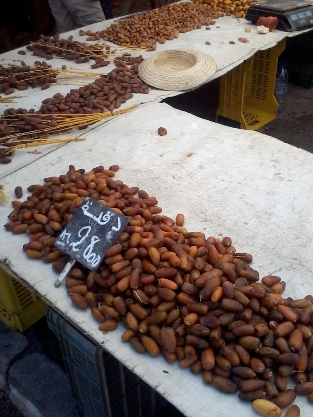 Kurma kiloan di gudang agen siap dikirim ke Bogor